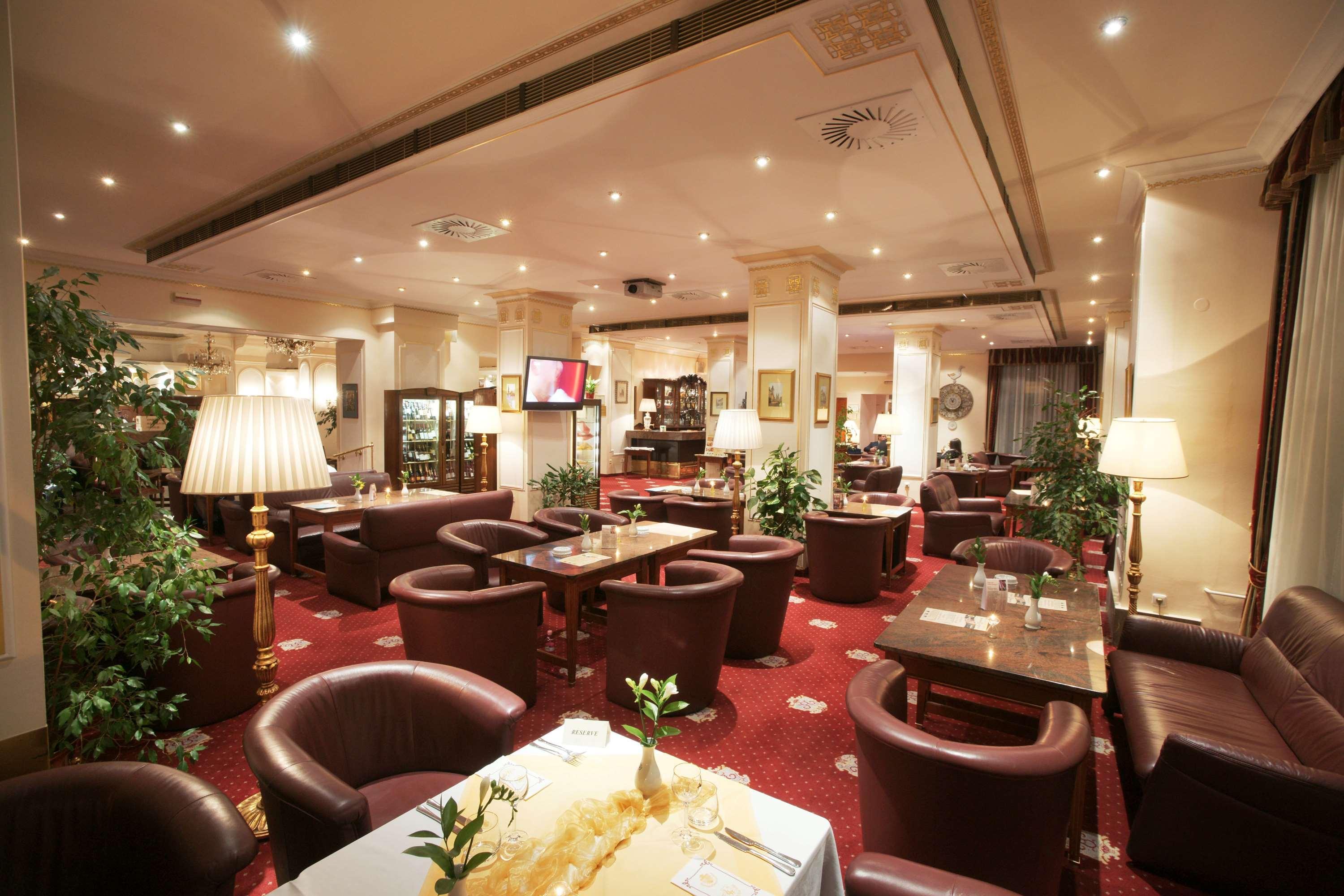 Ambassador Zlata Husa Prague Exterior photo The lounge at the airport