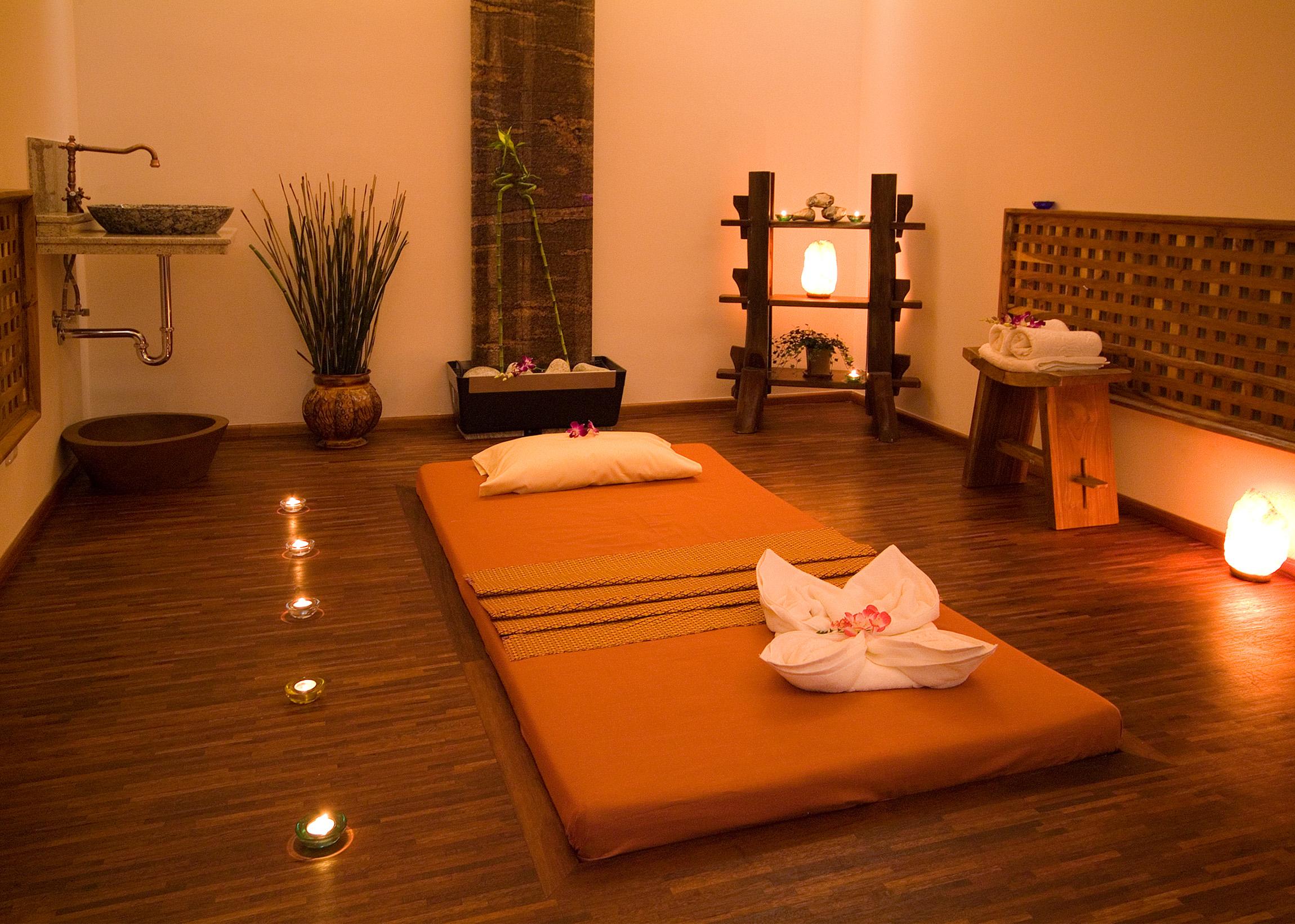 Ambassador Zlata Husa Prague Exterior photo A massage room
