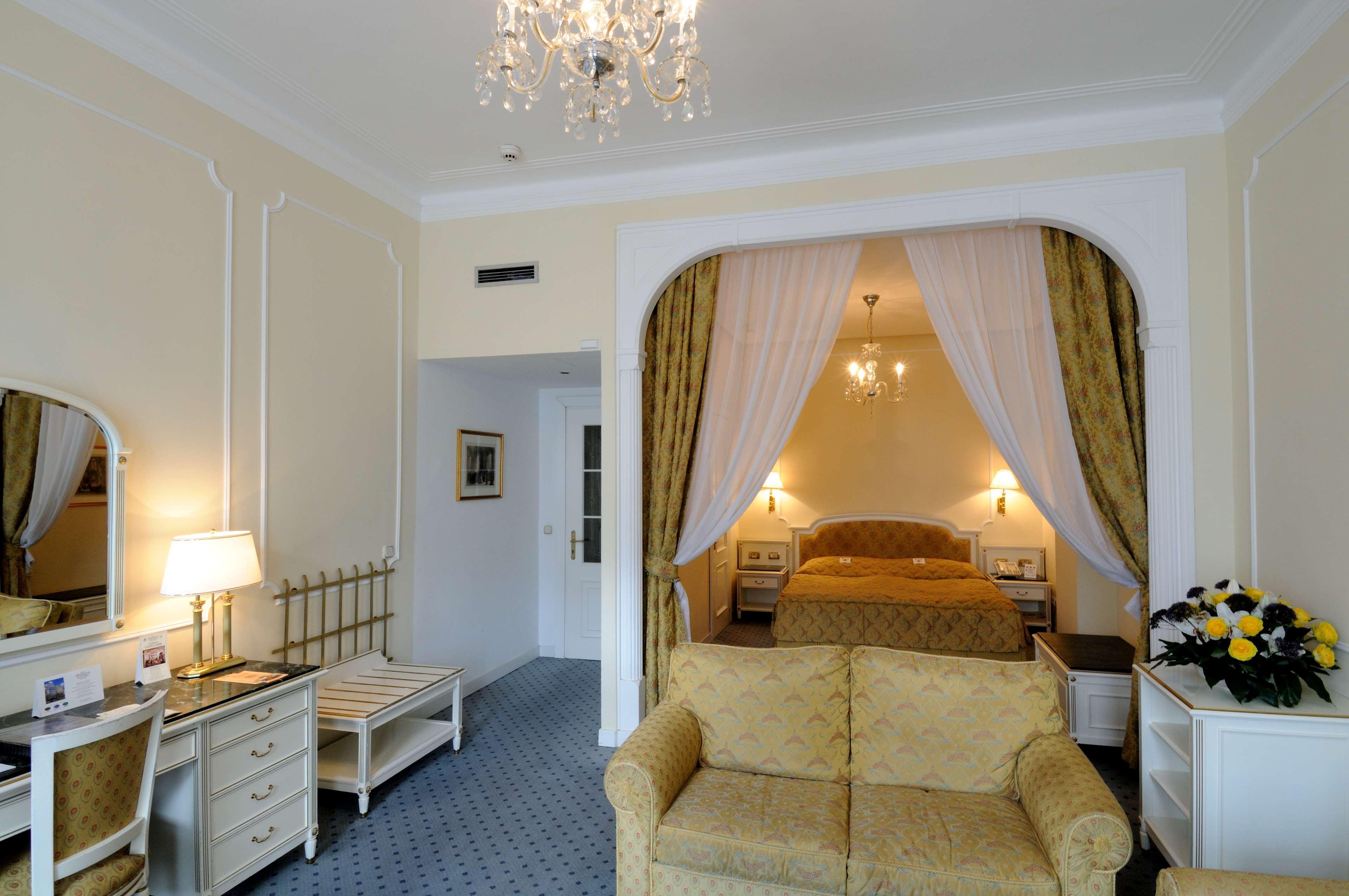 Ambassador Zlata Husa Prague Room photo Suite