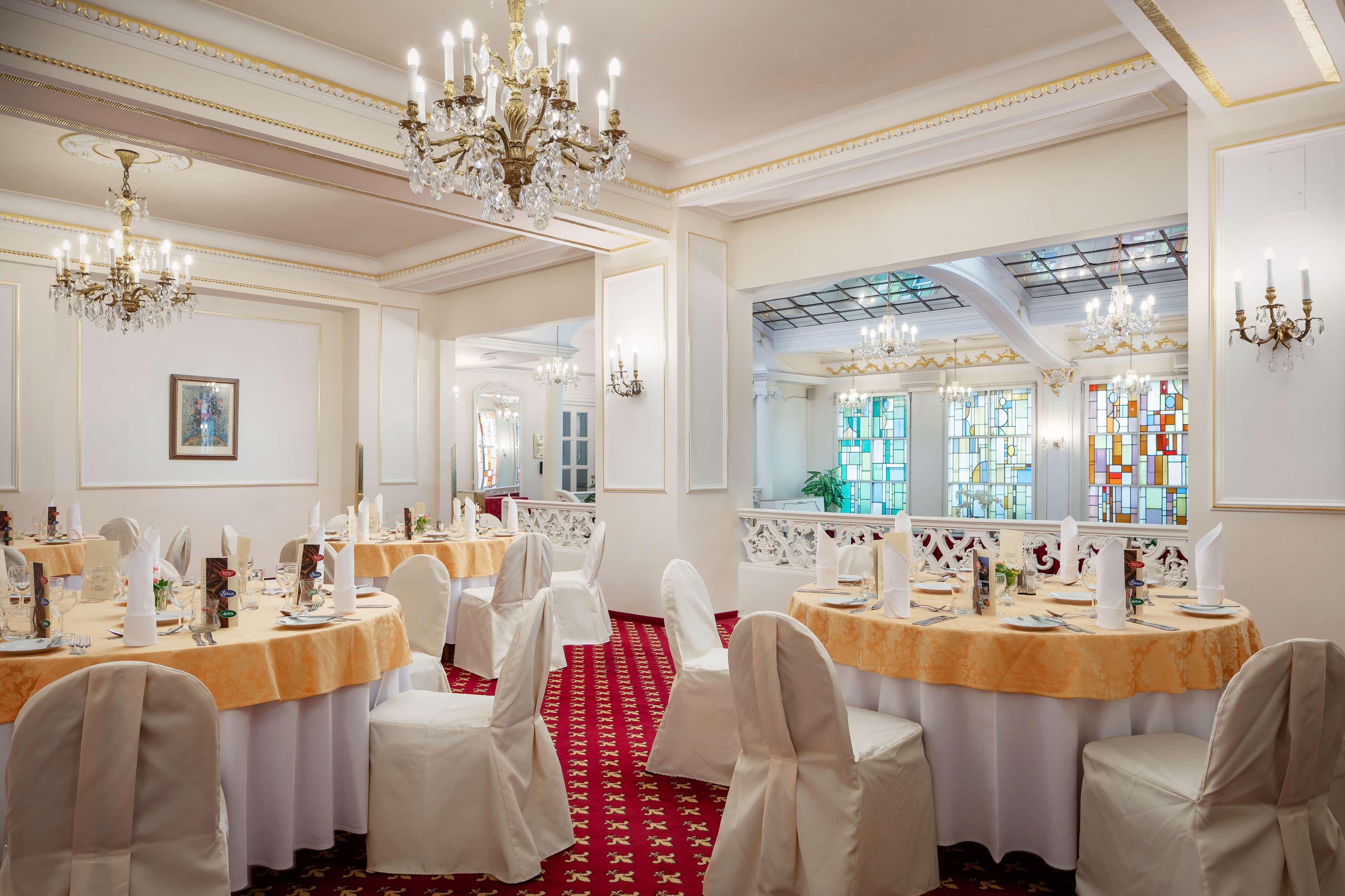 Ambassador Zlata Husa Prague Exterior photo The restaurant