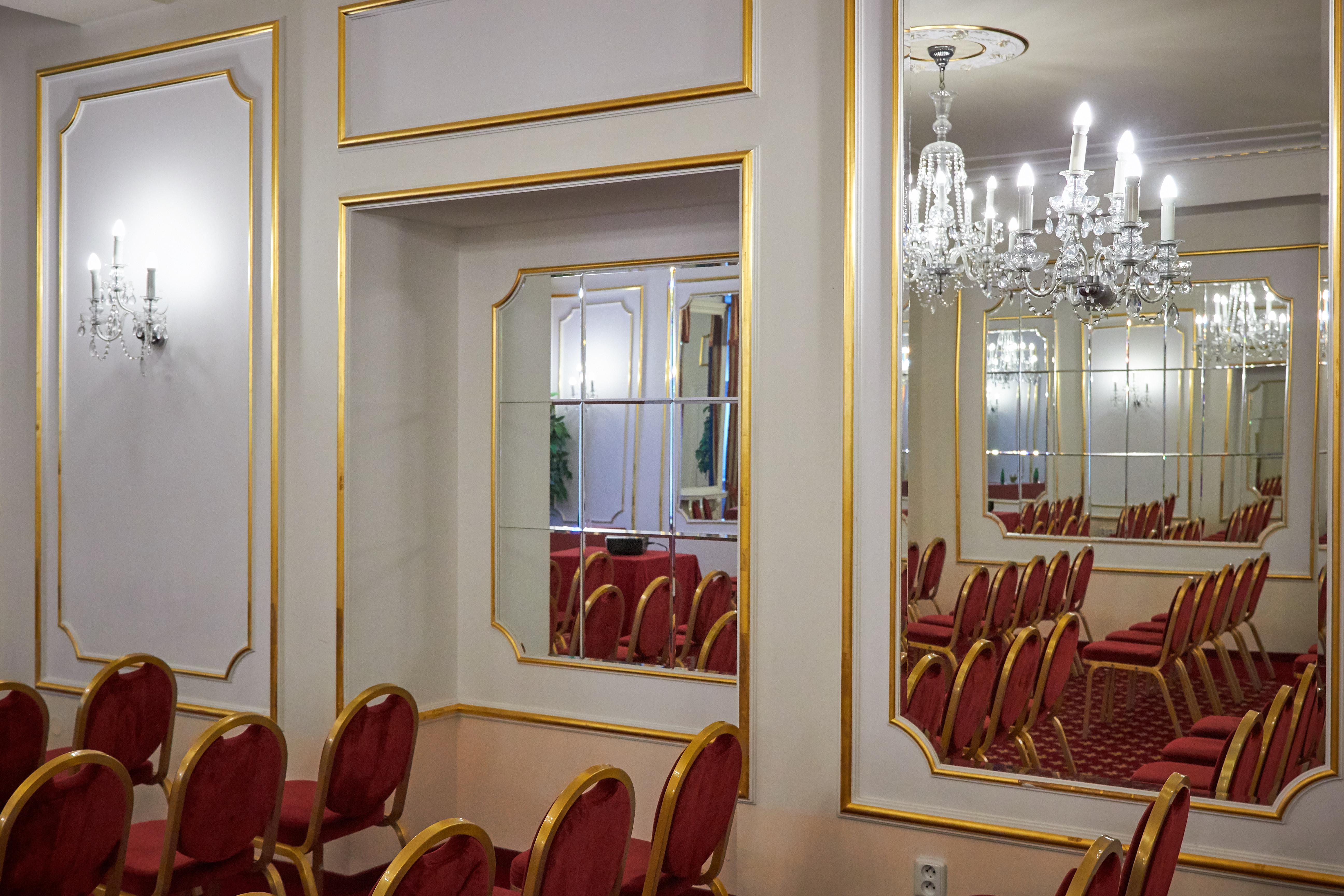Ambassador Zlata Husa Prague Exterior photo Mirrors in a ballroom