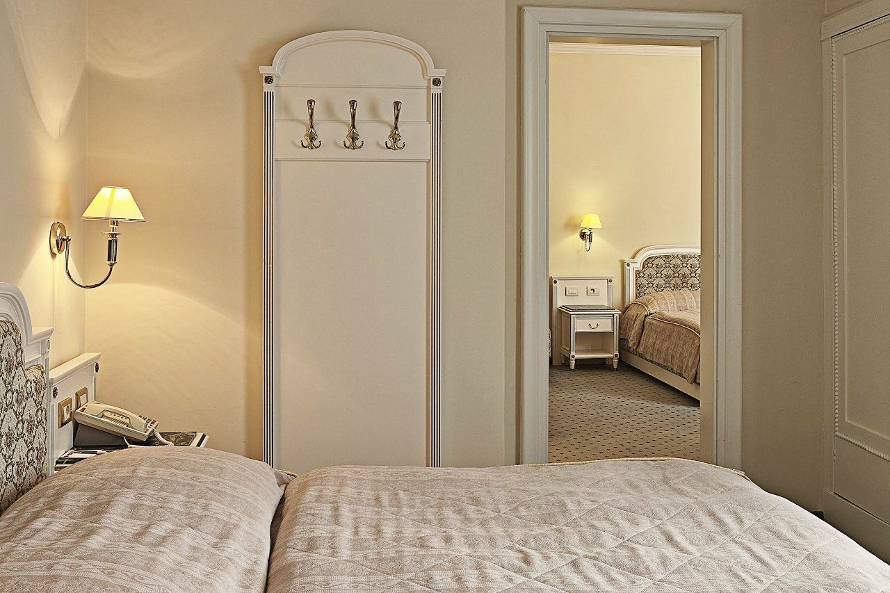 Ambassador Zlata Husa Prague Exterior photo A room at the hotel